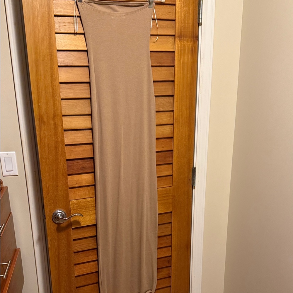 Eterne Taupe Maxi Dress NWT - Picture 4 of 6